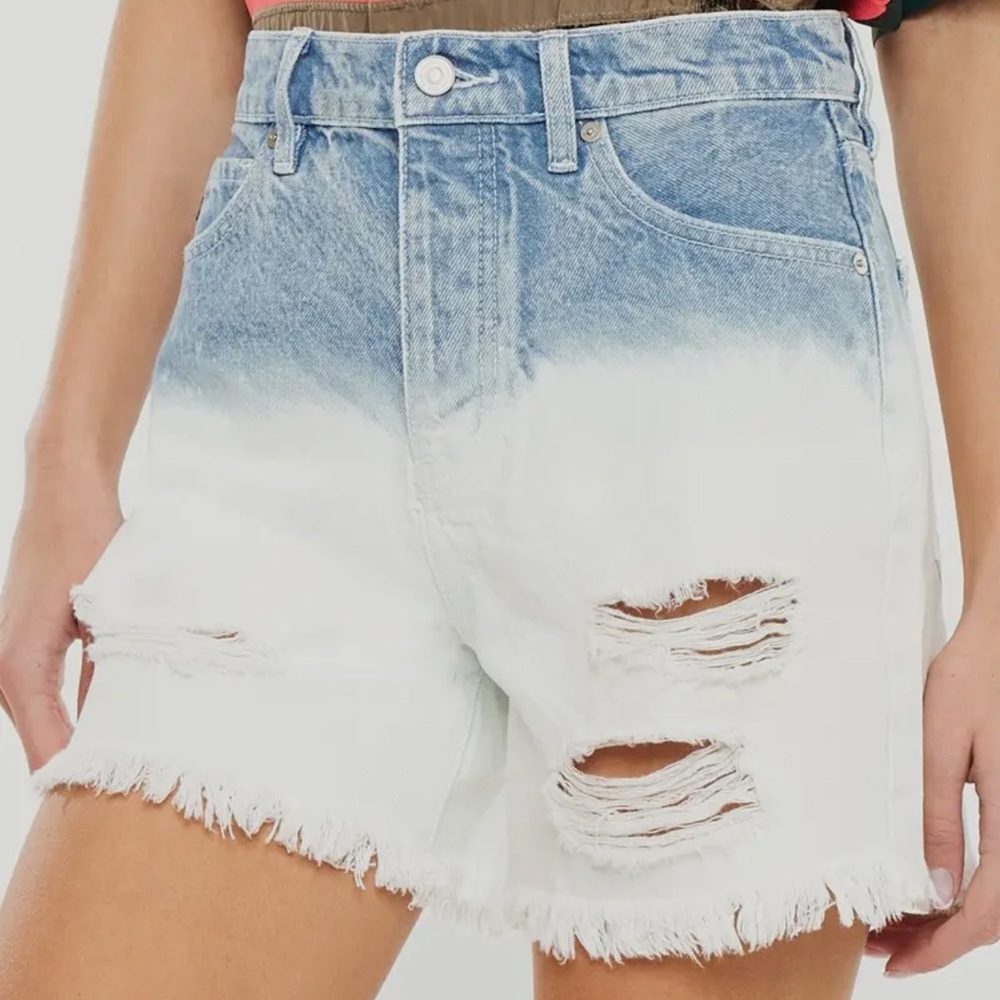 Spencer Ultra High Rise 90’s Boyfriend Shorts. NWT
